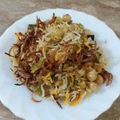 A picture of Chana pulao.