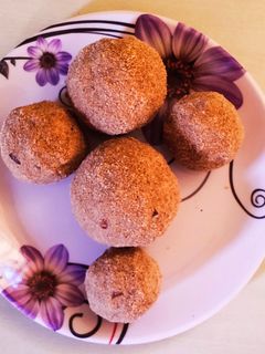 झटपट आटे के लड्डू (Jhatpat aate ke laddu recipe in hindi) रेसिपी मुख्य फोटो