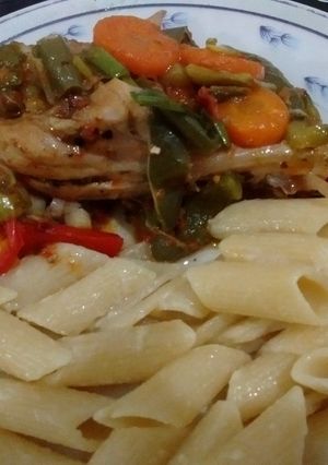 Una foto de Pollo con verduras superfácil!