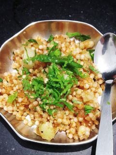 साबूदाना खिचड़ी (Sabudana khichdi recipe in hindi) रेसिपी मुख्य फोटो