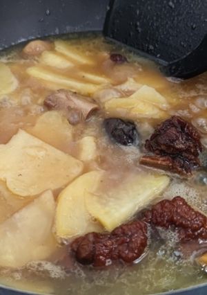 A picture of Potato Pork Leg.
