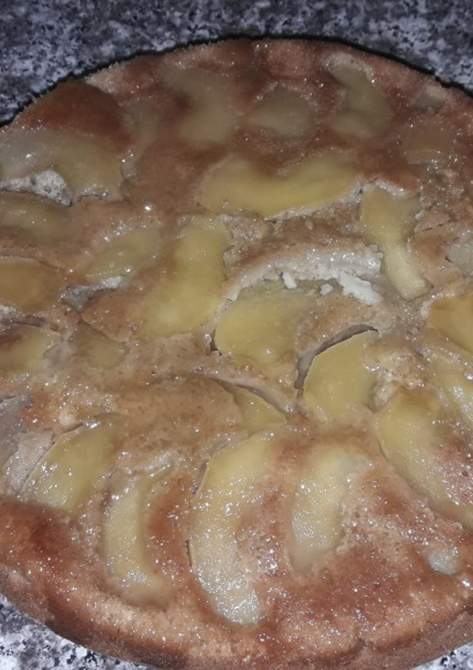Una foto de Torta integral invertida de manzanas