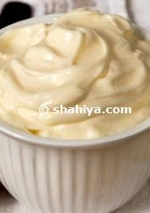 A picture of Guaranteed and Easy Mayonnaise.