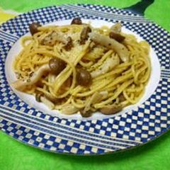 A picture of Mushroom and Basil Pasta.