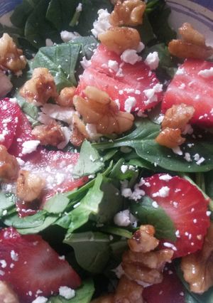 A picture of Spinach Strawberry Salad.