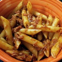 A picture of Pasta and tuna.