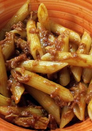 A picture of Pasta and tuna.