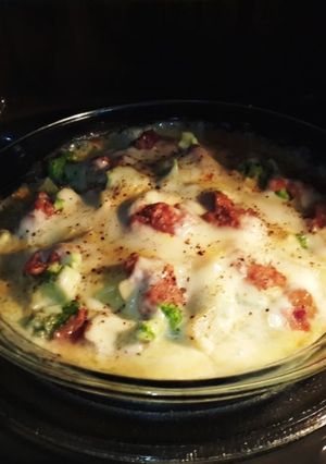 A picture of Baked Potatoes with Broccoli and Cheese.