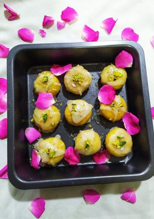 A picture of Sweet Satta Devda Sugar coated flaky pastry.