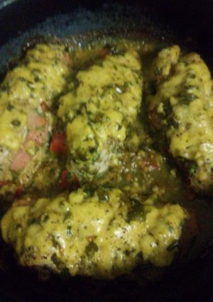 A picture of Cheesy Spicy Chicken with stuffing.