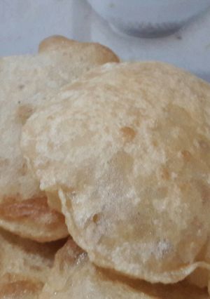 ஹோட்டல் பூரி (Hotel poori recipe in tamil) செய்முறை முக்கிய புகைப்படம்