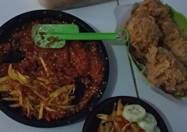 11 Resep: AYAM KFC KW ANTI GAGAL vs SAMBEL PENCIT😋 Untuk Pemula!