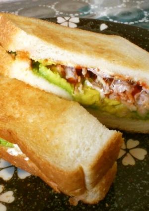 A picture of Kua'aina-Style Avocado & Tuna Toasted Sandwiches.