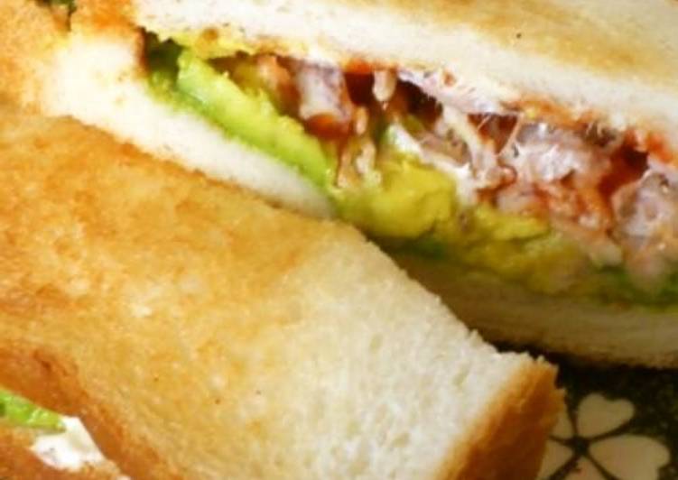 Kua'aina-Style Avocado &amp; Tuna Toasted Sandwiches