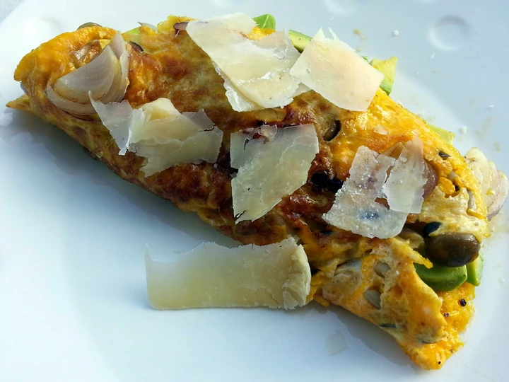 Easy Steps to Prepare Avocado Omelette (Diet Lunch) the Delicious Perfect