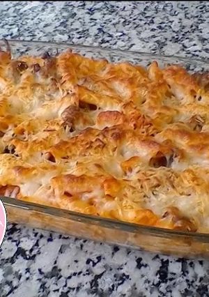 Una foto de Macarrones con carne y tomate gratinados