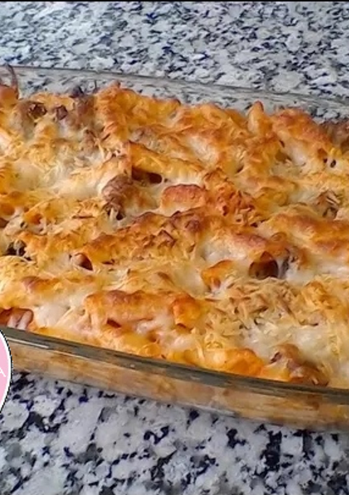 Una foto de Macarrones con carne y tomate gratinados