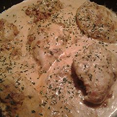 A picture of Hungarian chicken paprikash.
