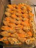 Conchas de pasta rellenas con queso Philadelphia y queso ricota
