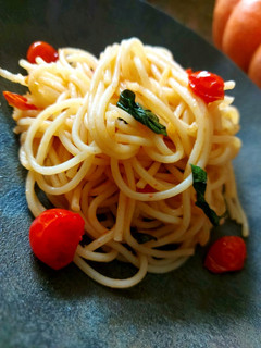 Foto de Spaghetti com tomatinhos e Manjericão