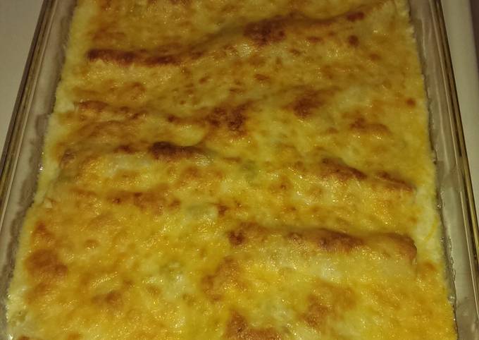 Cheesy green chile chicken enchiladas