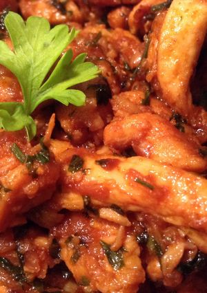 A picture of CG CHICKEN with LEMON & GARLIC.