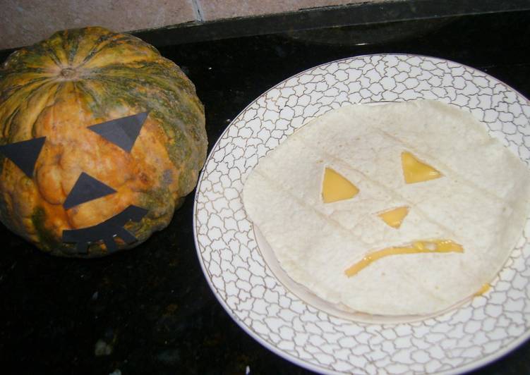 Easiest Way to Prepare Super Quick Homemade Quesadillas de Halloween