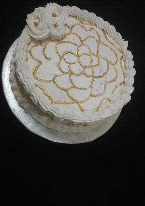 A picture of Golden painted choc cake design.....