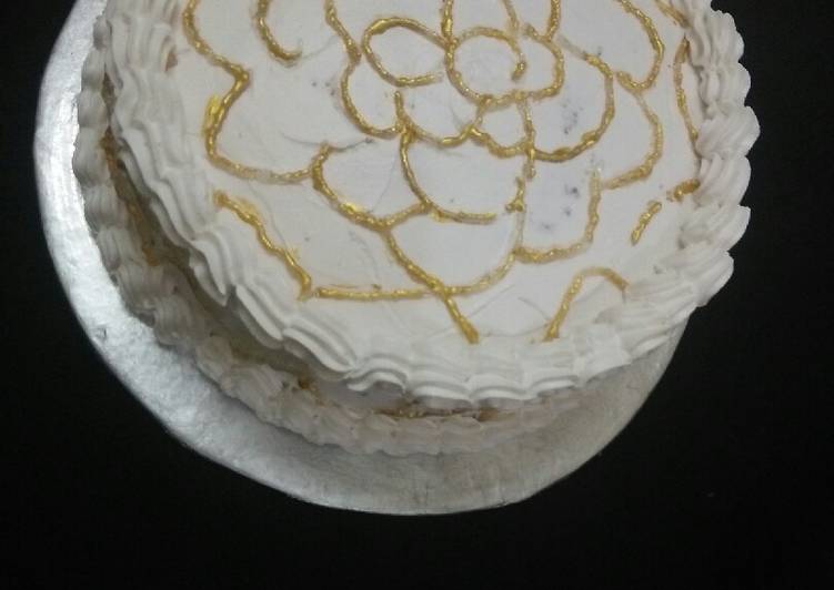 Recipe: Yummy Golden painted choc cake design….