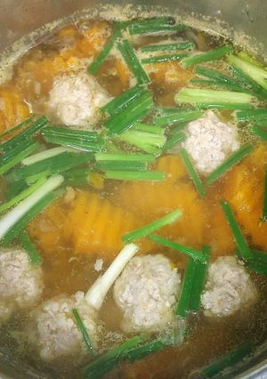 Hình của món Canh bí đỏ nấu mọc tôm thịt.
