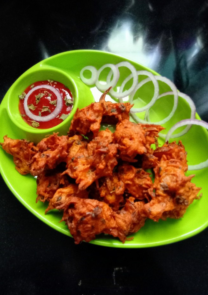 ஆலு கஸூரி மேத்தி பக்கோடா செய்முறை முக்கிய புகைப்படம்