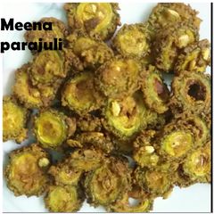 A picture of Crispy Karela rings.