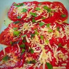 A picture of Sliced Tomato Salad.