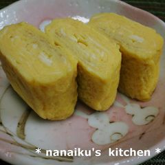 A picture of Sweet Tamagoyaki with Dashi.