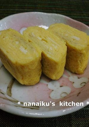 A picture of Sweet Tamagoyaki with Dashi.