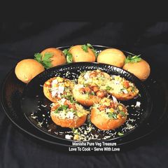 A picture of Ras Butter Pav - Jamnagar/Gujarat Special Regional Classic Fast Food - Round Shaped Rusk Gravy Chaat.