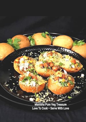 A picture of Ras Butter Pav - Jamnagar/Gujarat Special Regional Classic Fast Food - Round Shaped Rusk Gravy Chaat.