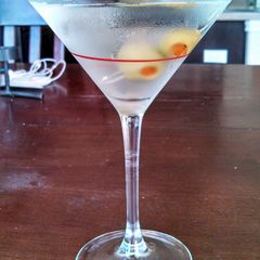 A picture of Extra Dry Martini.