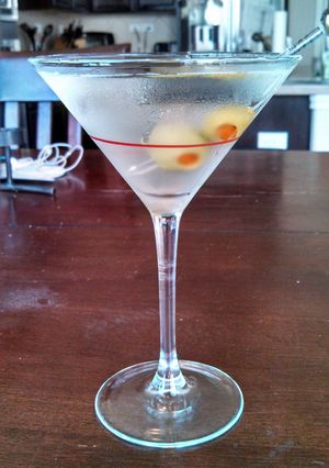 A picture of Extra Dry Martini.