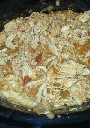 A picture of Crock pot chicken tacos.