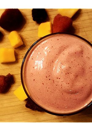 A picture of Triple berry mango shake..
