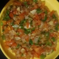A picture of Dry onion capsicum.