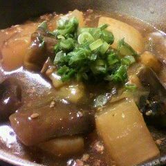A picture of Easy Daikon Radish and Eggplant with Thickened Ground Pork Sauce.