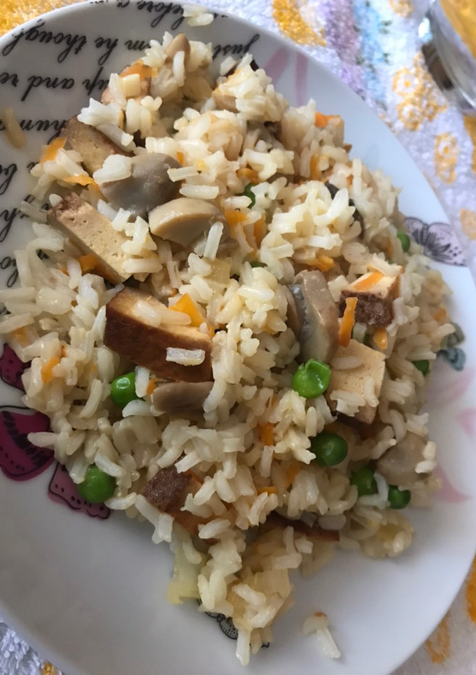 Una foto de Arroz con tofu