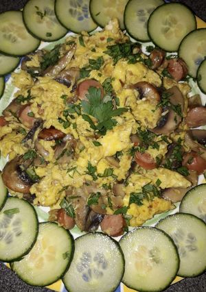 Reggeli gombás tojás recept fotója