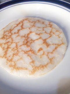 A picture of Sinasir (Rice pancakes).