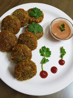 A picture of Roti cutlet.
