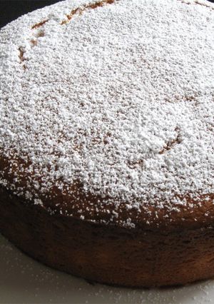 A picture of Lemon & Sour Cream Cake.