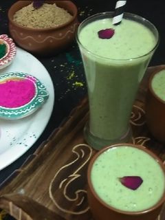 কিউয়ি ফ্লেভারড ঠান্ডাই(Kiwi flavoured thandai recipe in Bengali) রেসিপির প্রধান ছবি