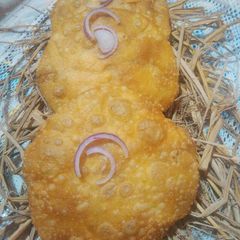 A picture of Jodhpuri pyaz kachori.